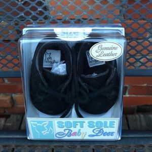 Baby Deer • soft soled shoes • black • size 1